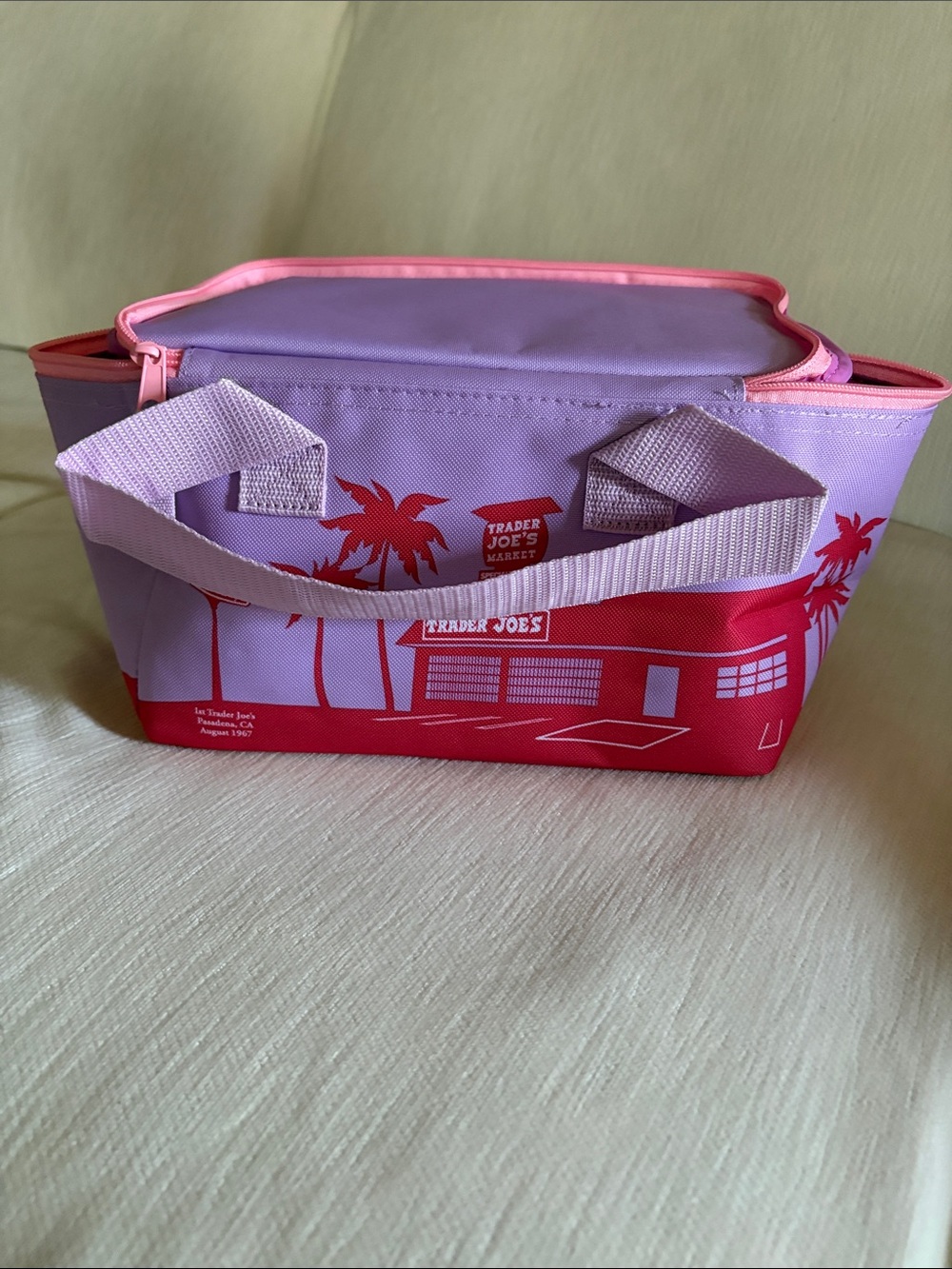 Trader Joe's 2026 Fun Summer Series Insulated Mini Tote Bag Lavender Pink NWT - Picture 4 of 7
